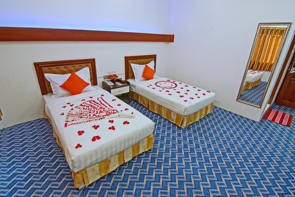 Perfect Hotel Mandalay Exterior photo