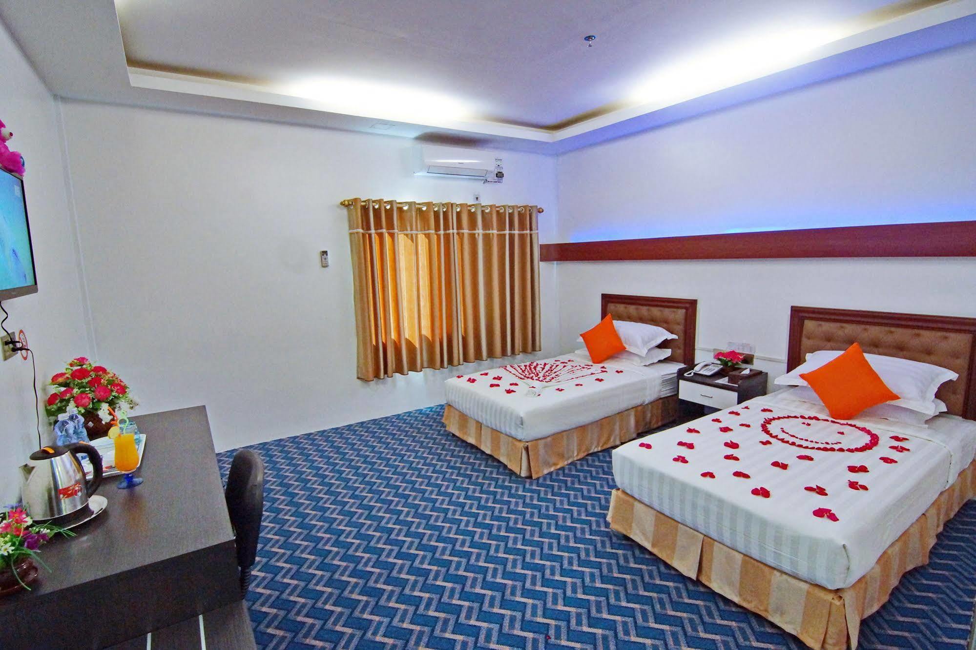 Perfect Hotel Mandalay Exterior photo